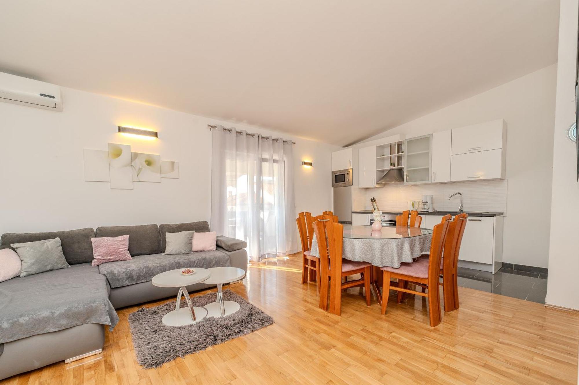Apartments Dalmatia (Adults Only) Привлака Экстерьер фото