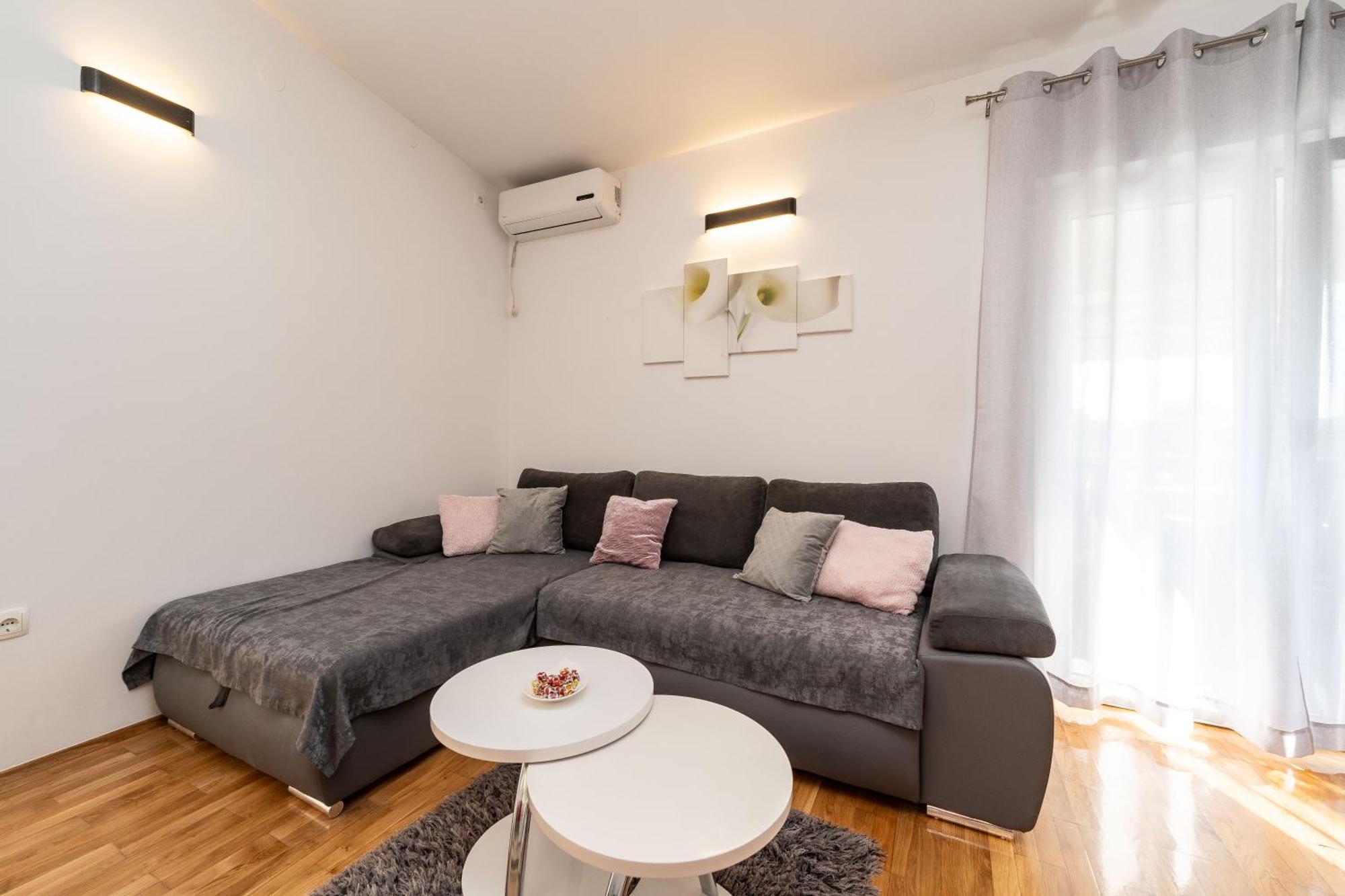 Apartments Dalmatia (Adults Only) Привлака Экстерьер фото