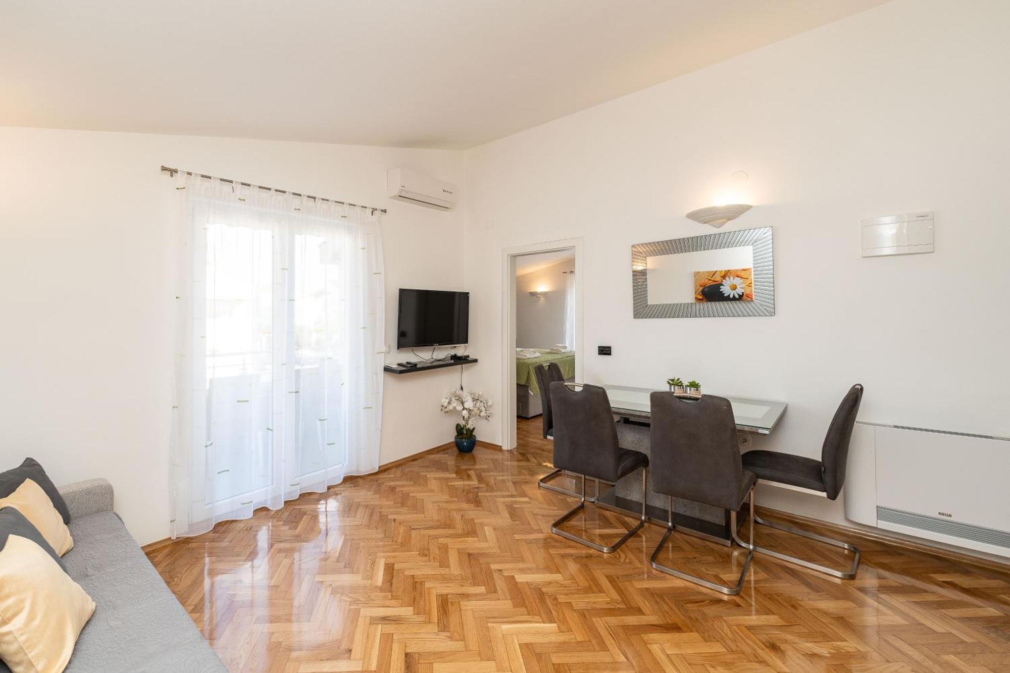 Apartments Dalmatia (Adults Only) Привлака Экстерьер фото