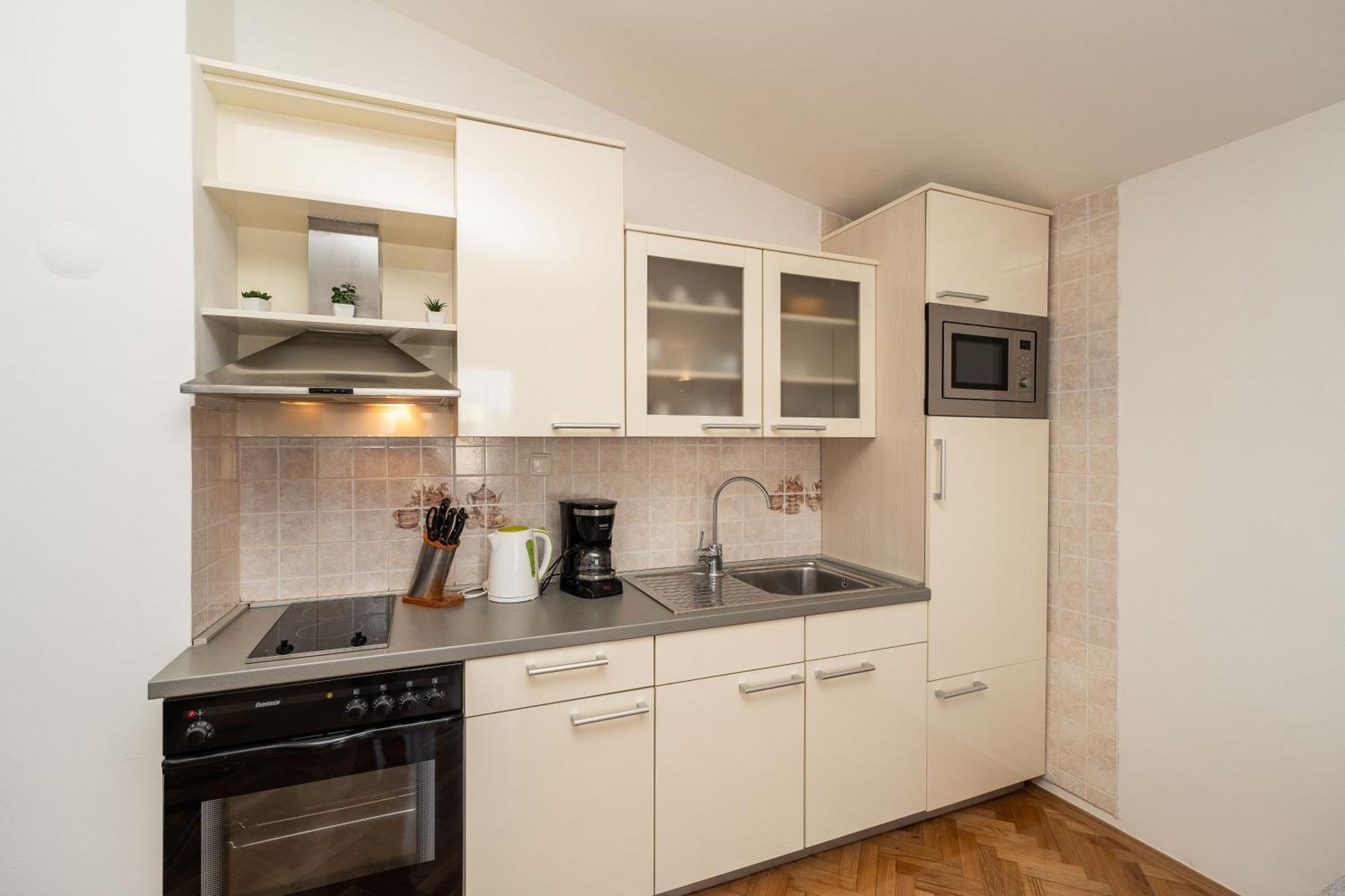 Apartments Dalmatia (Adults Only) Привлака Экстерьер фото