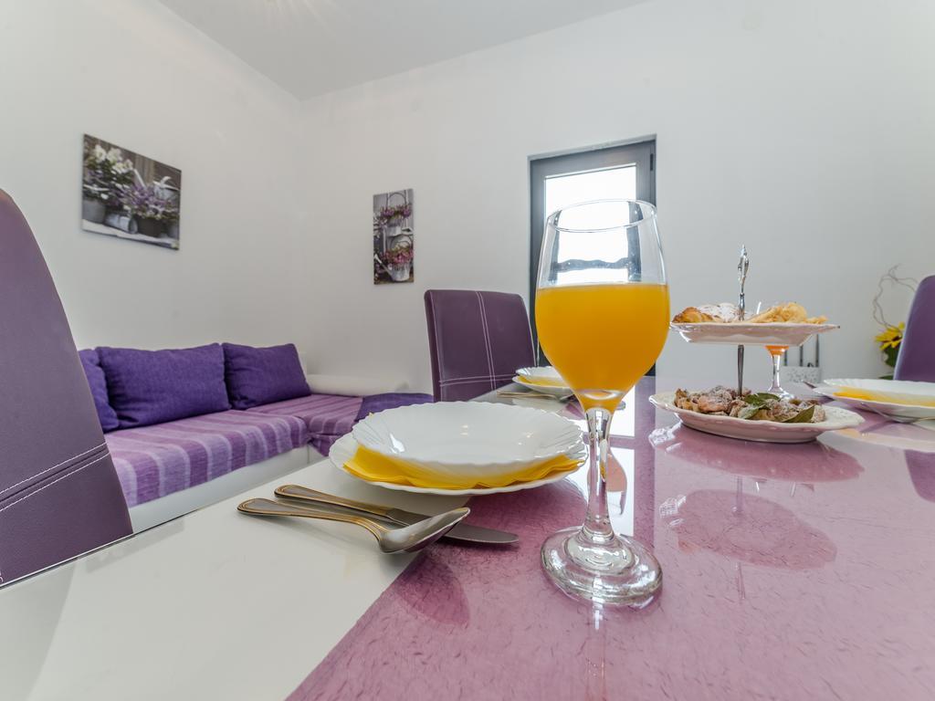 Apartments Dalmatia (Adults Only) Привлака Экстерьер фото