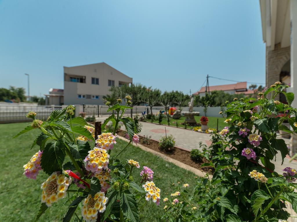 Apartments Dalmatia (Adults Only) Привлака Экстерьер фото