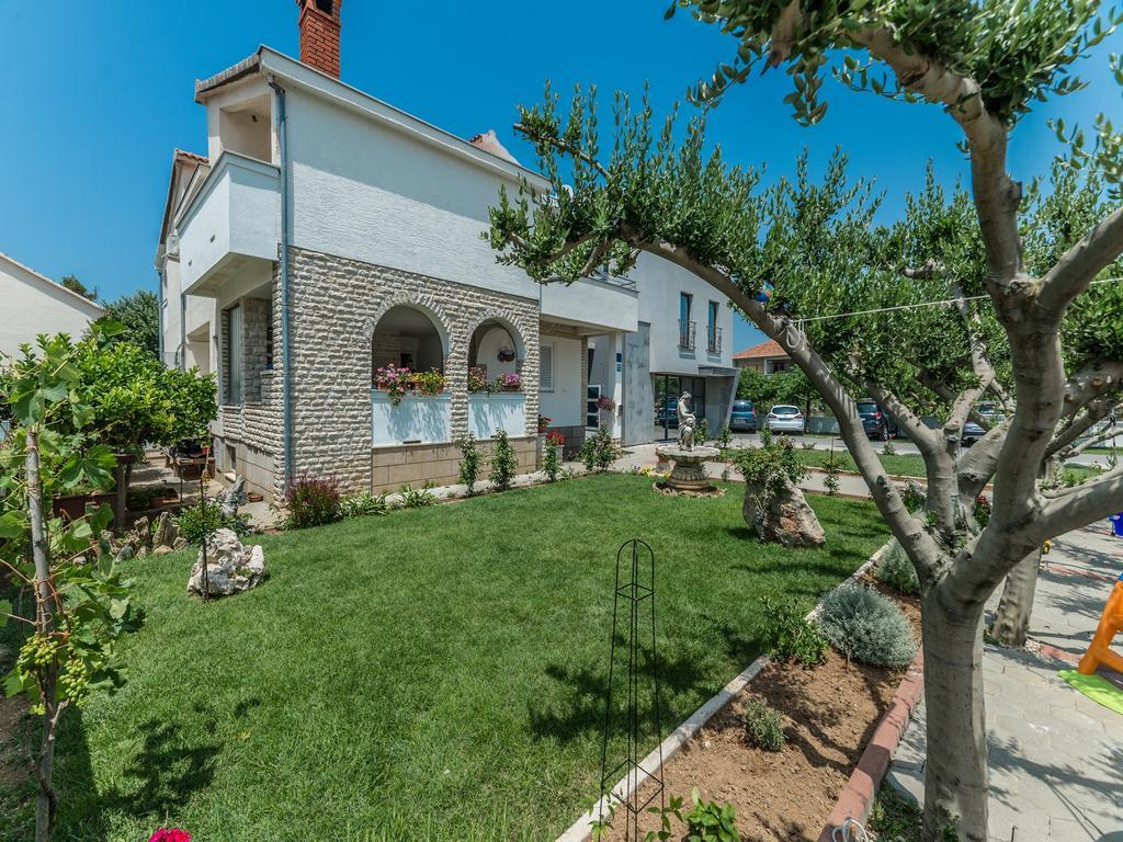 Apartments Dalmatia (Adults Only) Привлака Экстерьер фото
