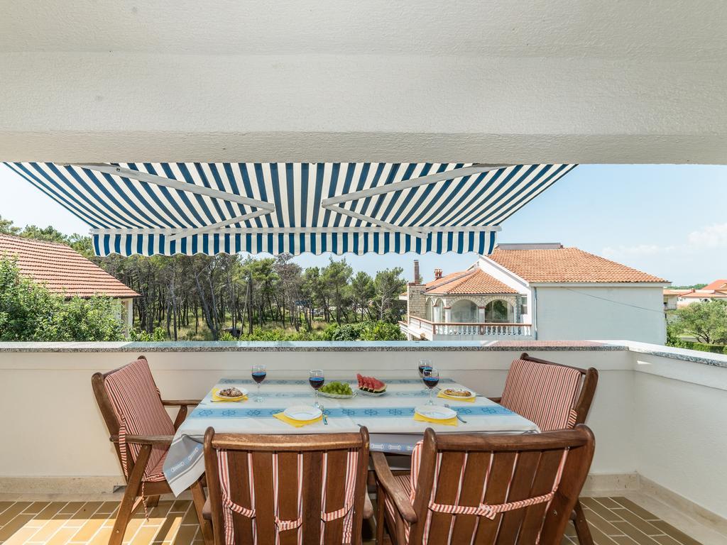 Apartments Dalmatia (Adults Only) Привлака Экстерьер фото