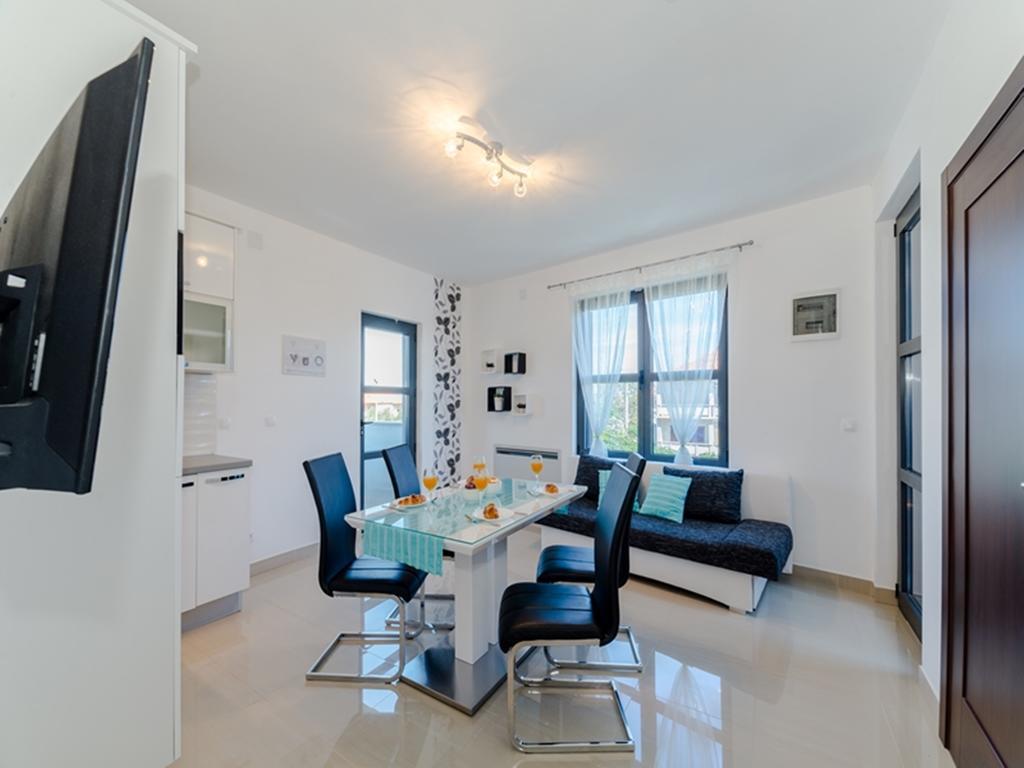 Apartments Dalmatia (Adults Only) Привлака Экстерьер фото